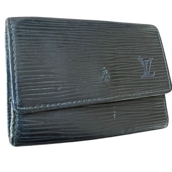 Louis Vuitton 6 Key Holder! Vintage, Pre-Loved! - Picture 2 of 12